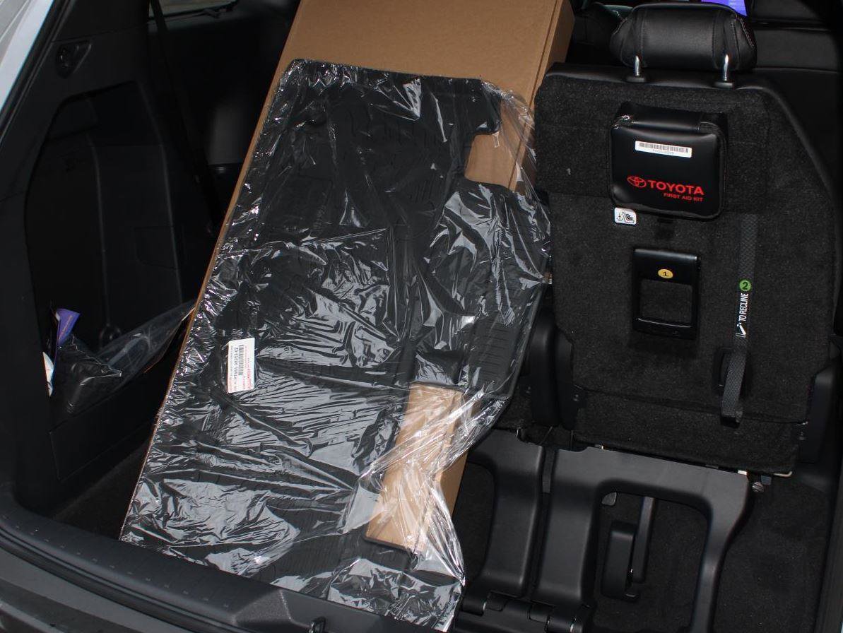 New 2026 Toyota Sienna XLE Woodland Edition image 9