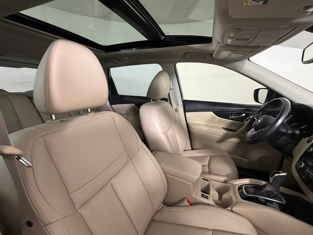 Used 2018 Nissan Rogue SL w/ Premium Package FWD image 32
