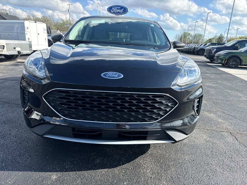 Used 2022 Ford Escape SE w/ Convenience Package FWD image 3