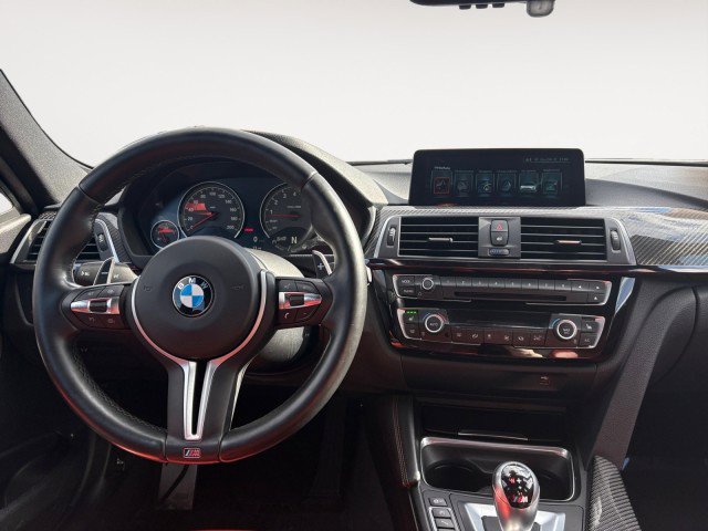 Used 2017 BMW M3 image 2