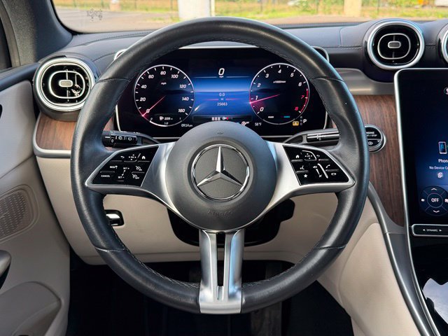 Used 2024 Mercedes-Benz GLC 300 4MATIC image 13