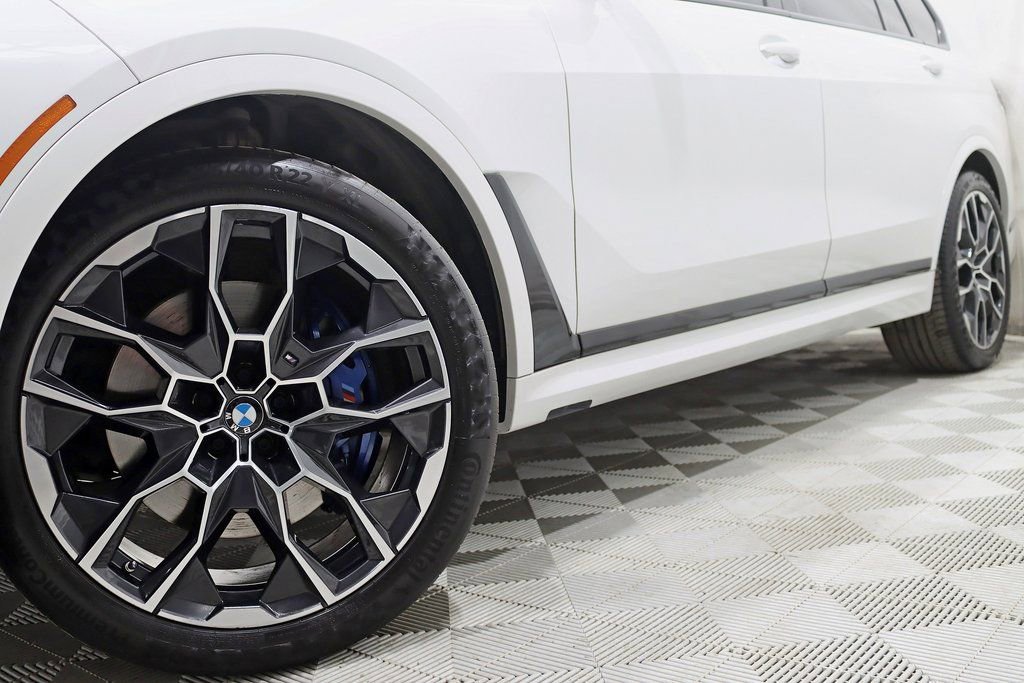 Used 2024 BMW X7 M60i w/ Executive Package image 4