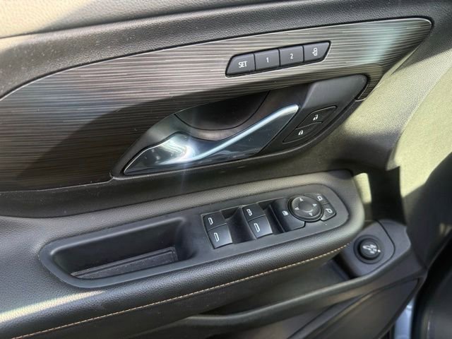 Used 2020 GMC Terrain SLT w/ Preferred Package image 11