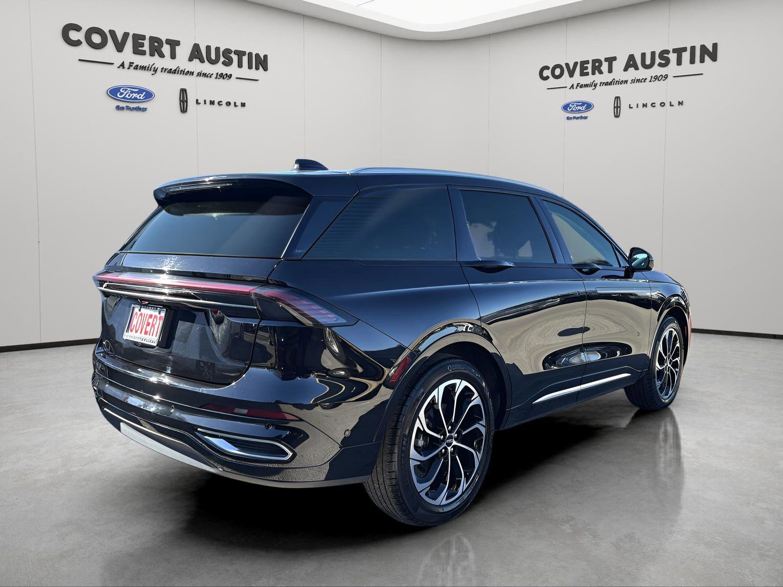 Used 2024 Lincoln Nautilus Reserve image 5