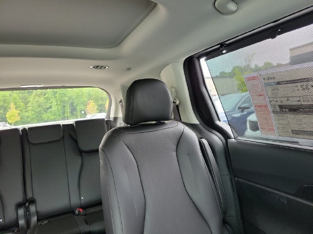 New 2027 Kia Carnival SX w/ Dark Edition Package FWD image 12