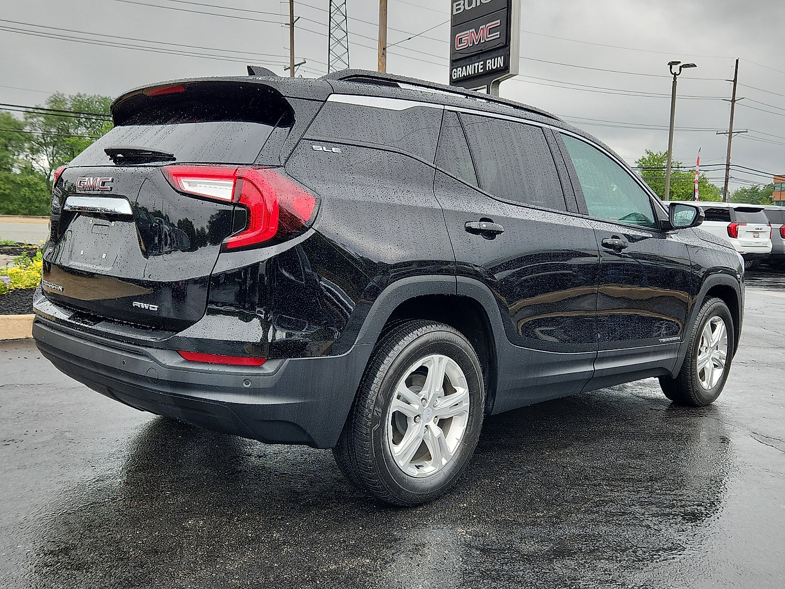 Used 2024 GMC Terrain SLE w/ Driver Convenience Package AWD/4WD image 6