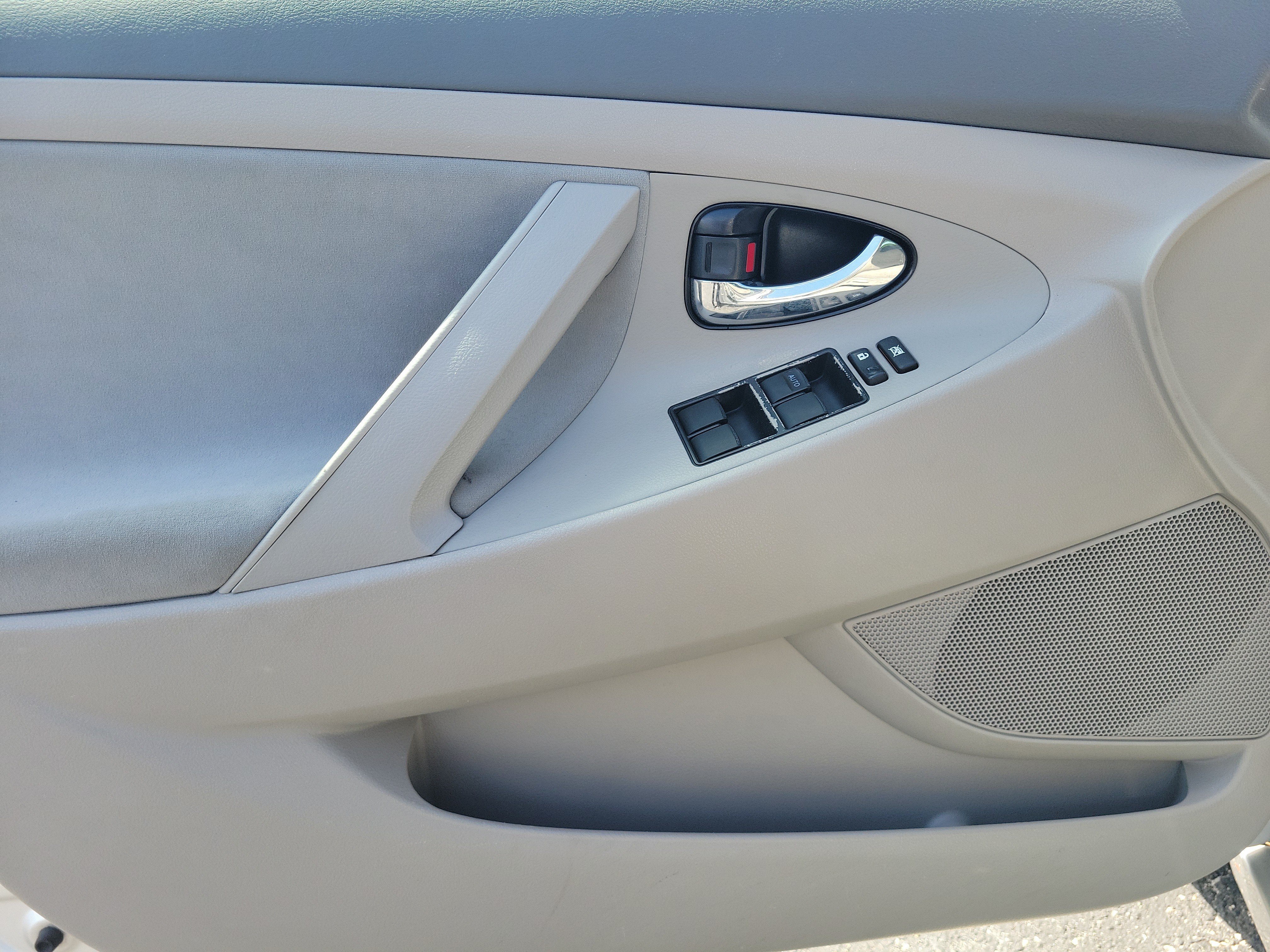 Used 2008 Toyota Camry LE FWD image 18