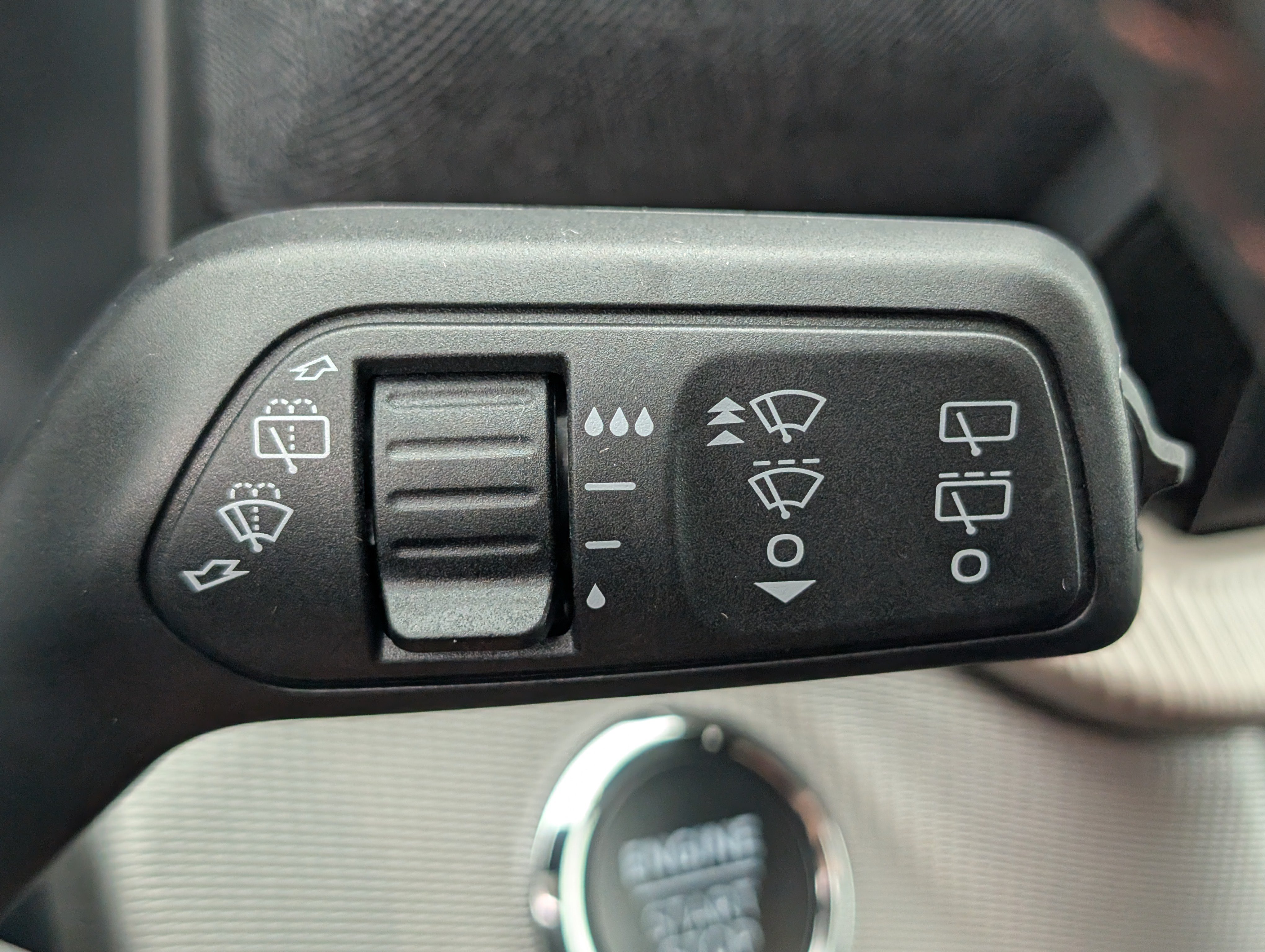 New 2026 Ford Explorer Active RWD image 28