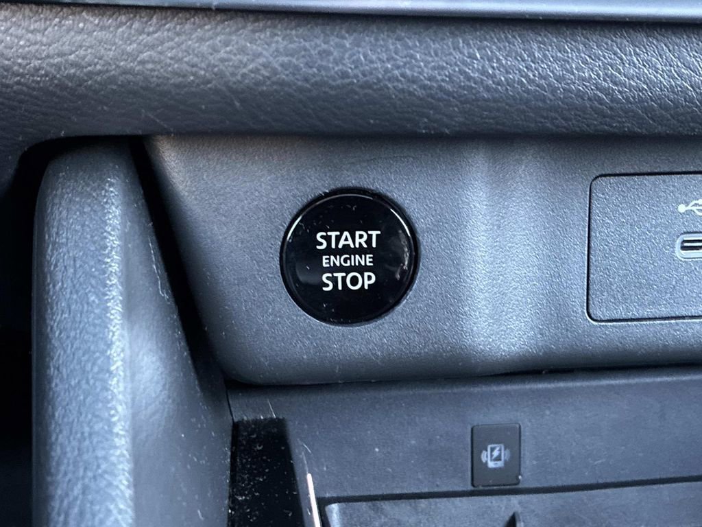 Used 2024 Nissan Rogue SL w/ SL Premium Package image 29