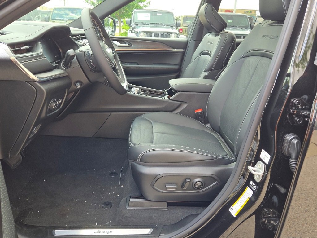 New 2025 Jeep Grand Cherokee L Overland w/ Trailer Tow Package image 25