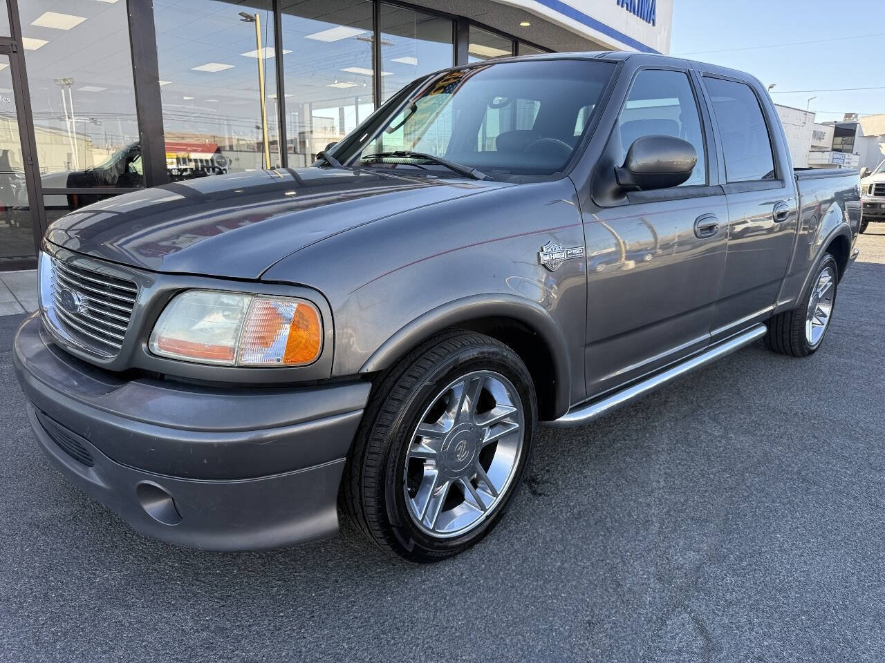 Used 2002 Ford F150 Harley-Davidson RWD image 1