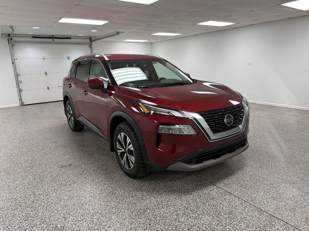 Used 2021 Nissan Rogue SV AWD/4WD image 2