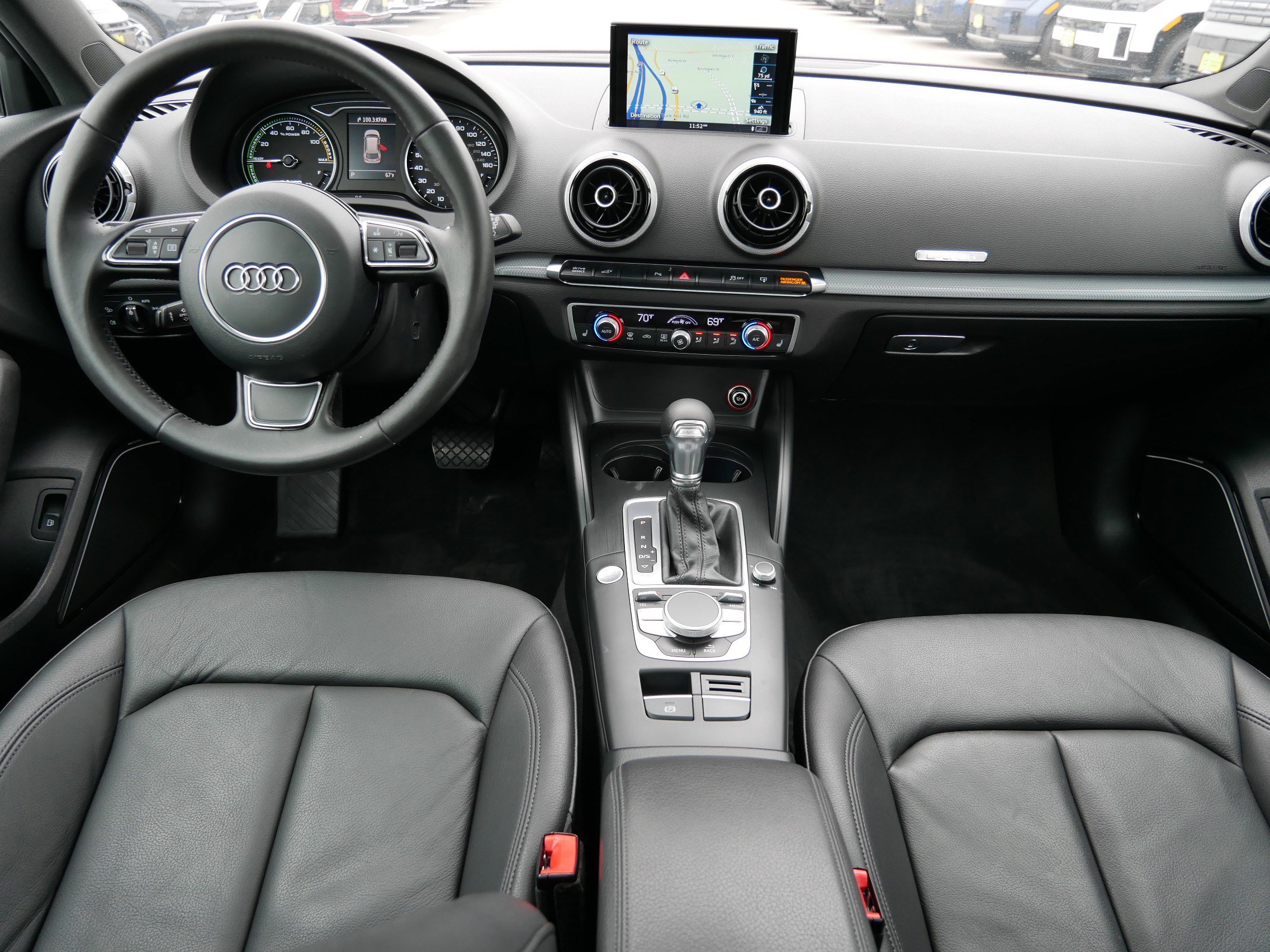 Used 2016 Audi A3 e-tron Premium Plus w/ Premium Plus Package FWD image 10