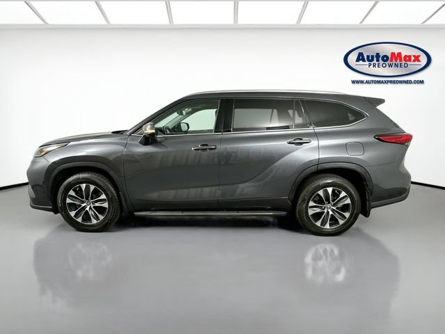 Used 2020 Toyota Highlander XLE AWD/4WD image 9