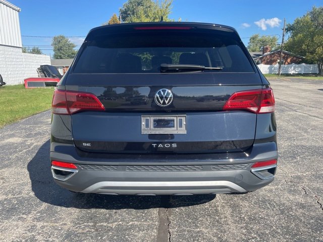 Used 2024 Volkswagen Taos SE image 11
