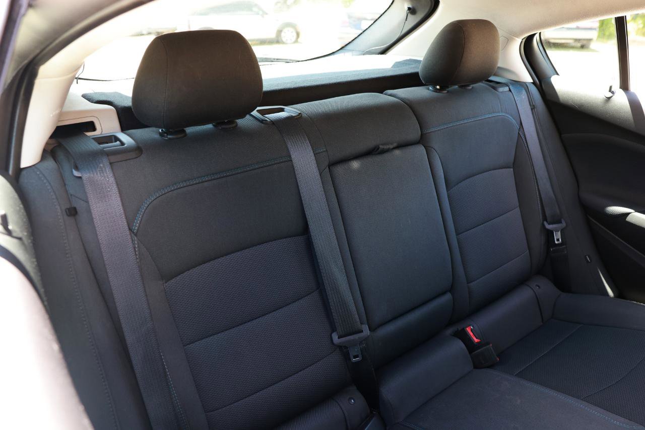 Used 2018 Chevrolet Cruze LT image 14