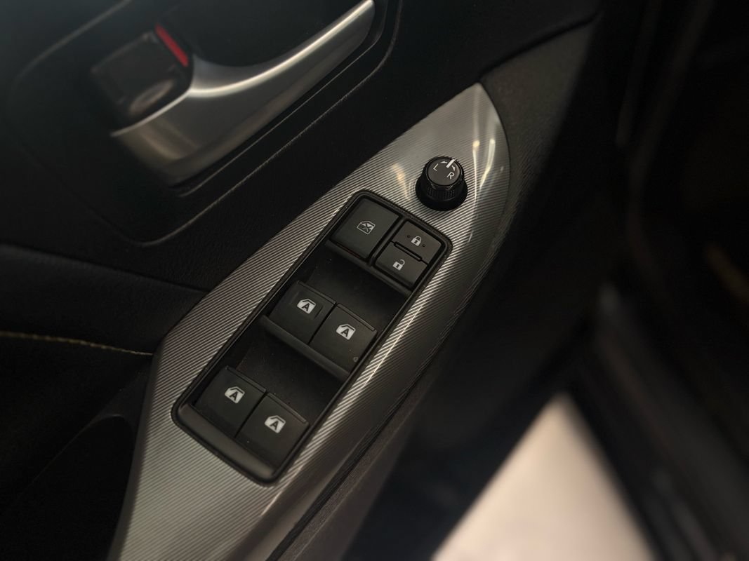 Used 2015 Toyota Sienna SE w/ SE Preferred Package FWD image 28