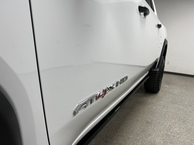 Used 2025 GMC Sierra 2500 AT4X w/ AT4X AEV Edition image 12