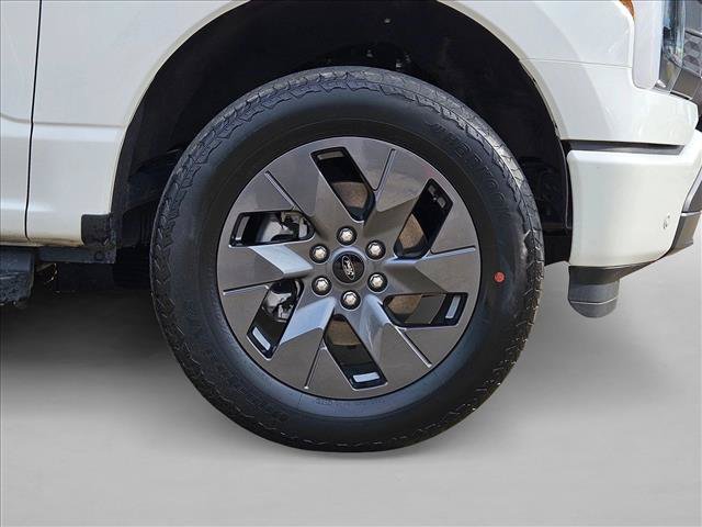 Used 2023 Ford F150 Lightning Lariat AWD/4WD image 21