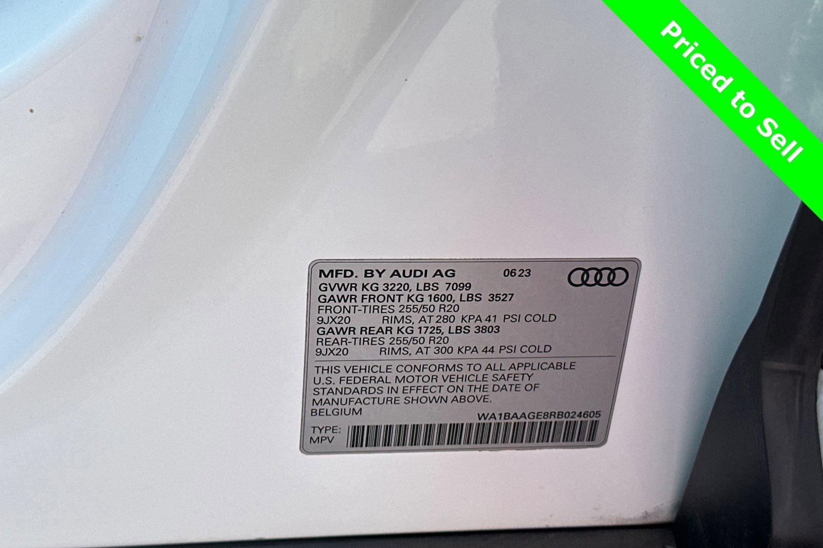 Used 2024 Audi Q8 e-tron Premium image 40