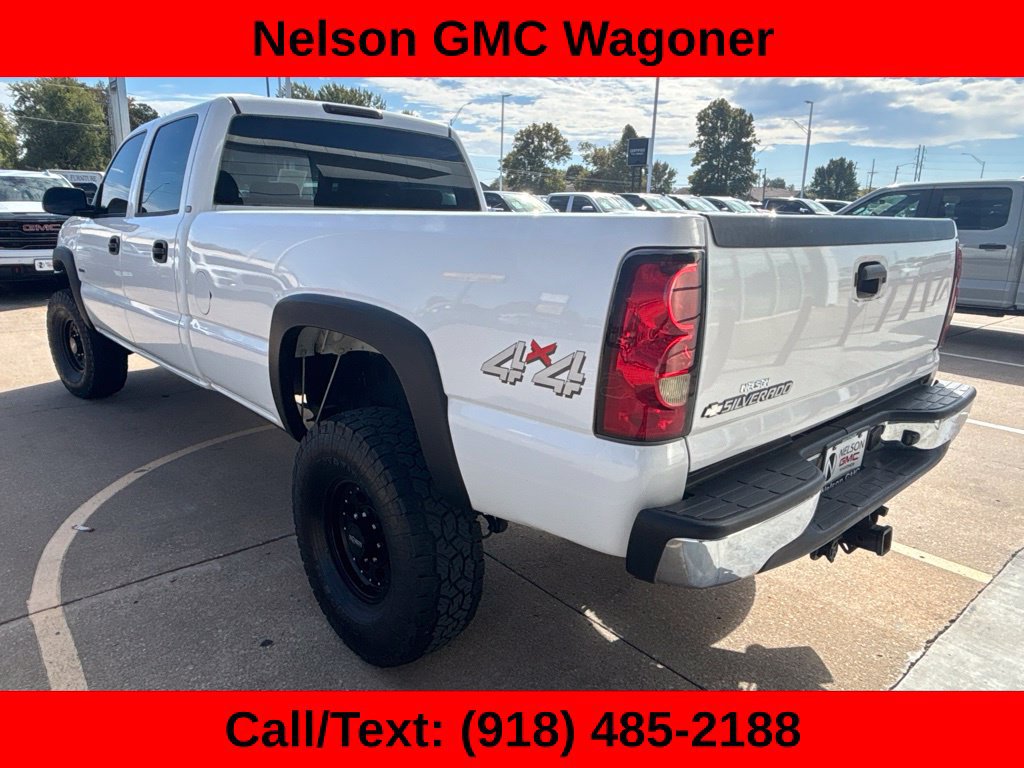 Used 2004 Chevrolet Silverado 3500 4x4 Crew Cab w/ Heavy-Duty Power Package image 4