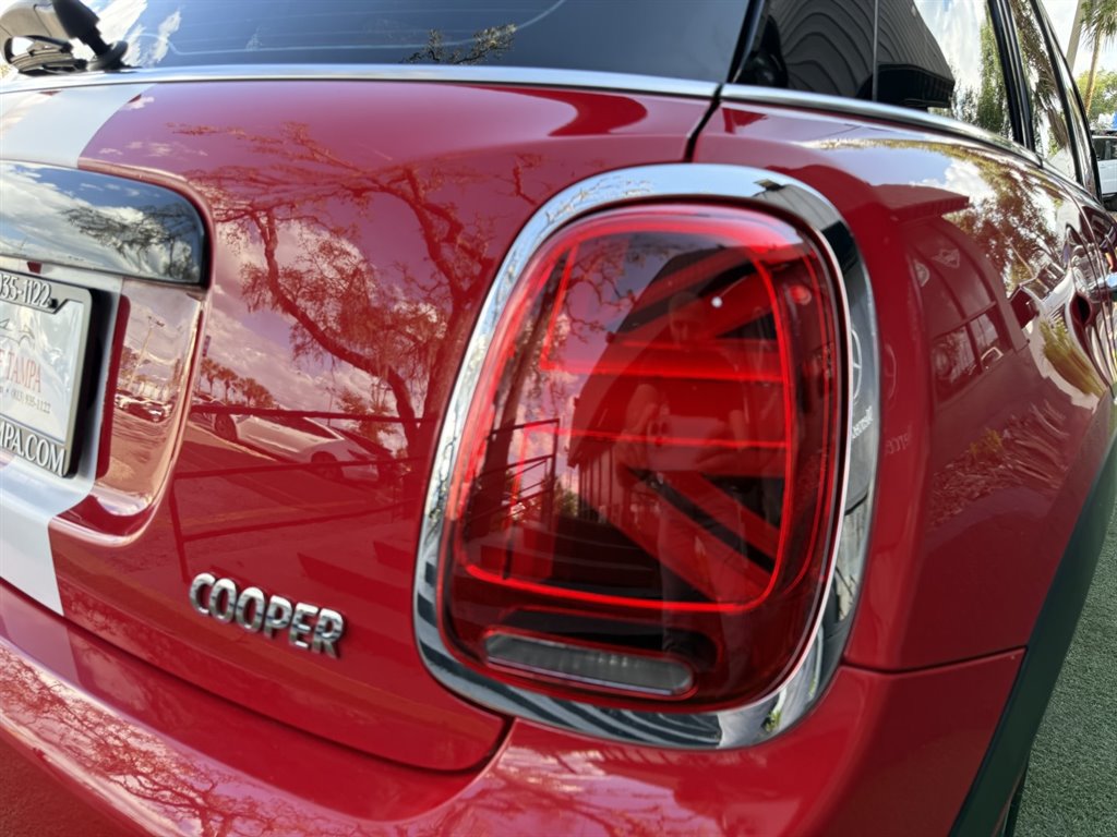Used 2020 MINI Cooper 4-Door Hardtop w/ Premium Package FWD image 12