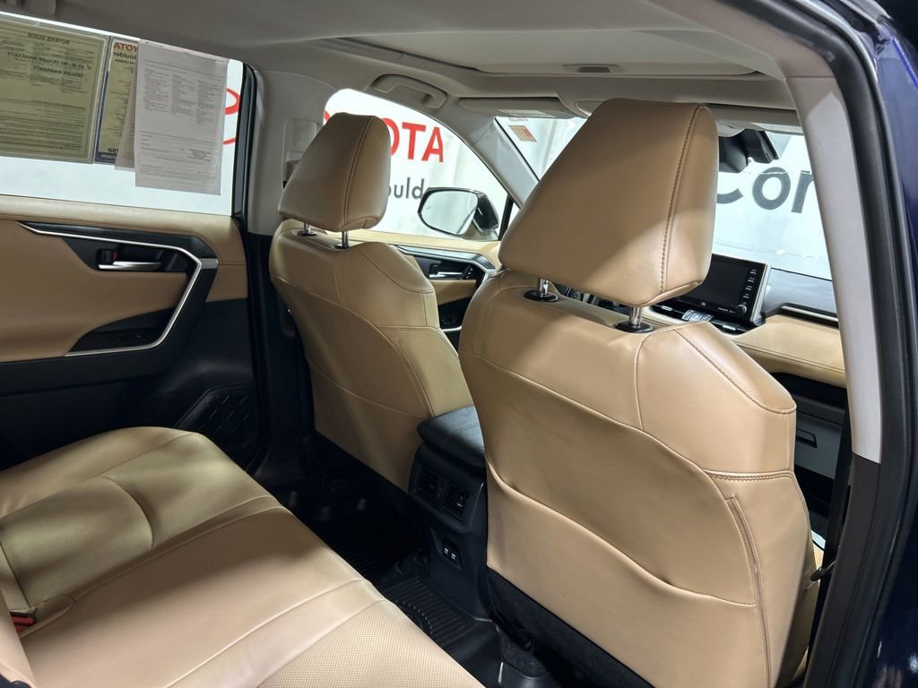 Used 2019 Toyota RAV4 Limited AWD/4WD image 18