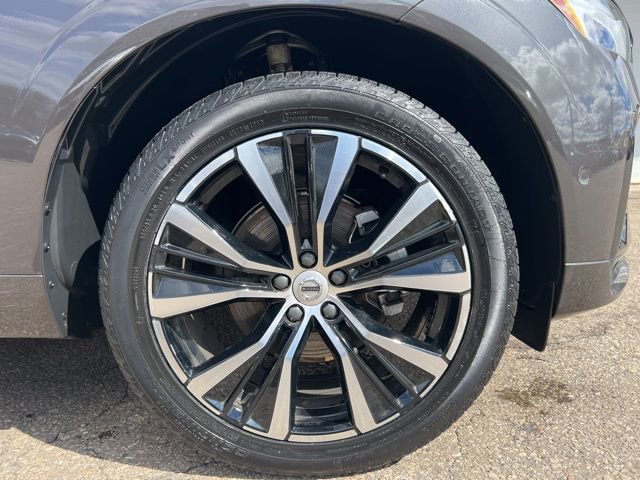 Certified 2025 Volvo XC60 B5 Ultra image 12