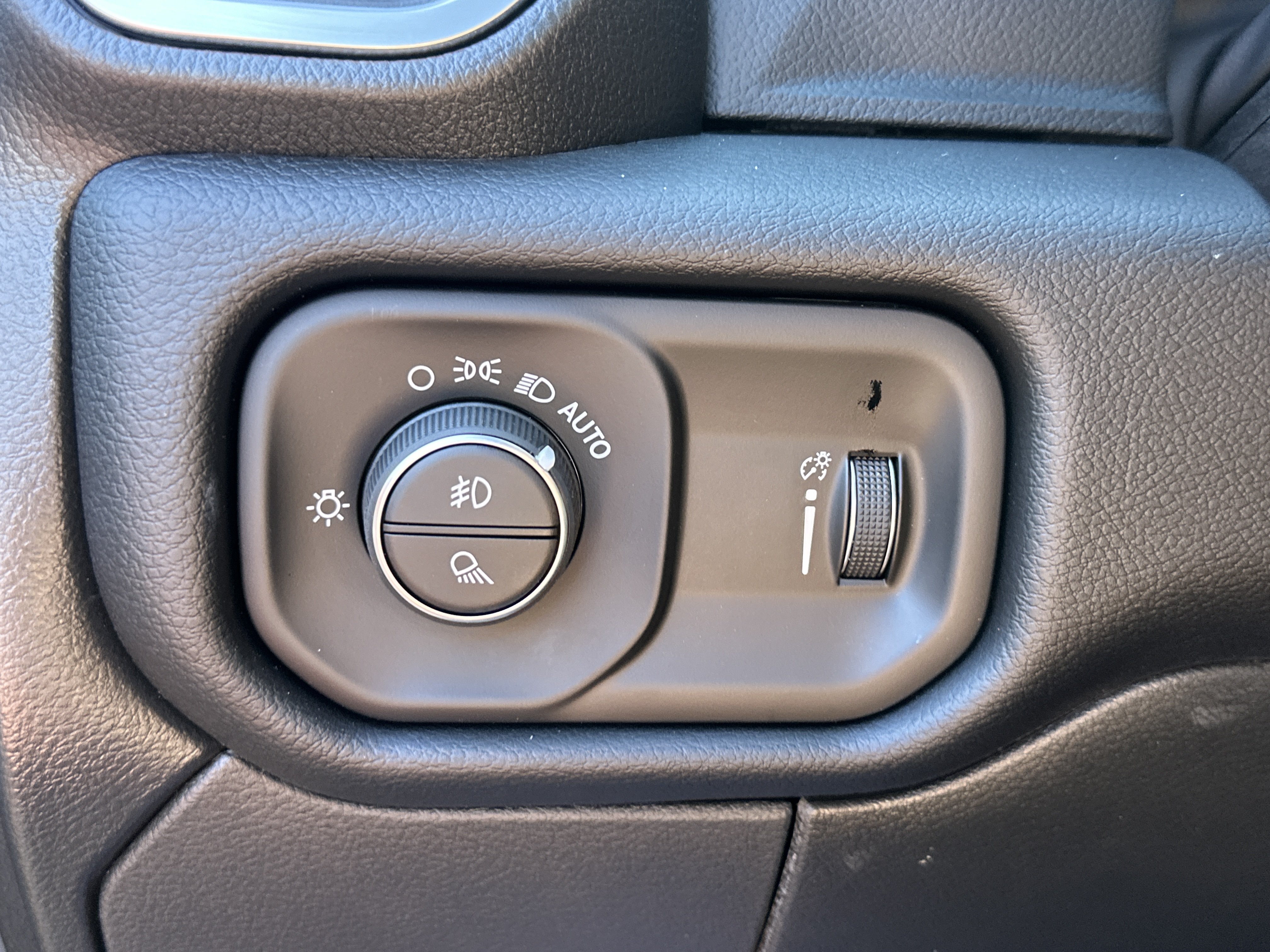 New 2026 RAM 5500 4x4 Regular Cab image 11