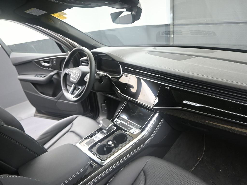 Certified 2025 Audi Q7 2.0T Premium Plus w/ Premium Plus Package image 12