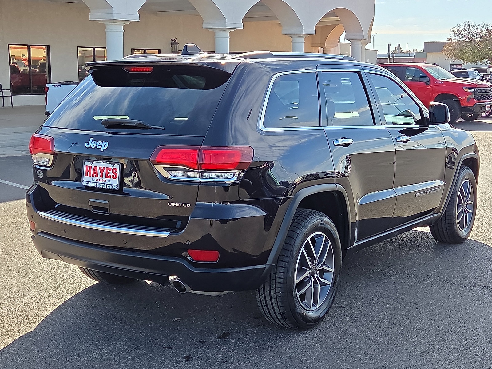 Used 2021 Jeep Grand Cherokee Limited w/ Luxury Group II image 4