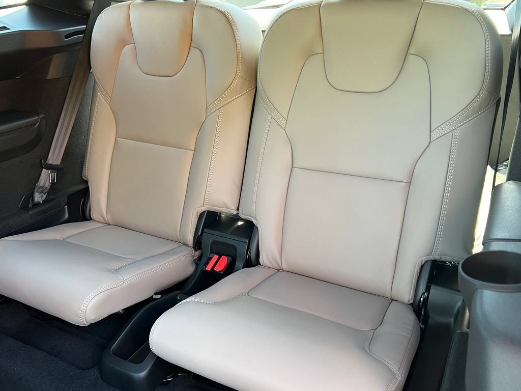 New 2026 Volvo XC90 T8 Ultra w/ Lounge Package AWD/4WD image 9