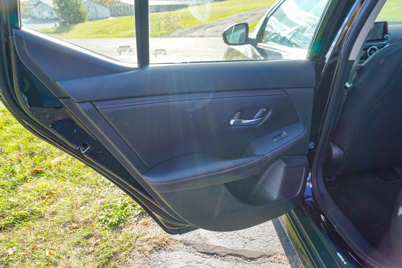 Used 2023 Nissan Sentra SR w/ Midnight Edition Package image 28