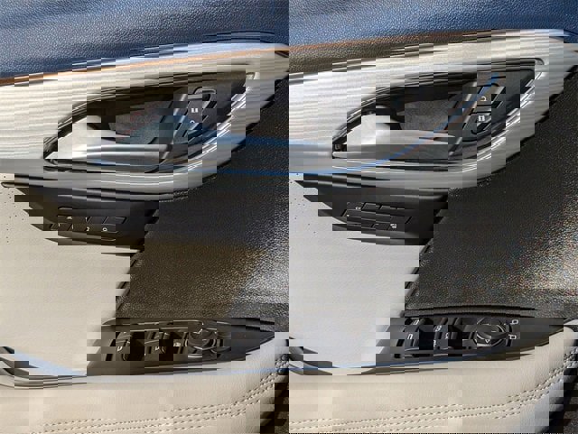 Certified 2025 Buick Envision Avenir image 25