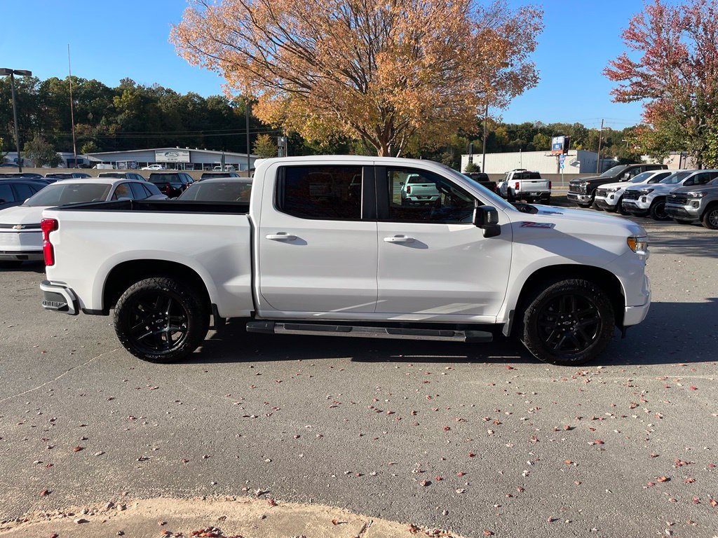 Used 2025 Chevrolet Silverado 1500 RST AWD/4WD image 8