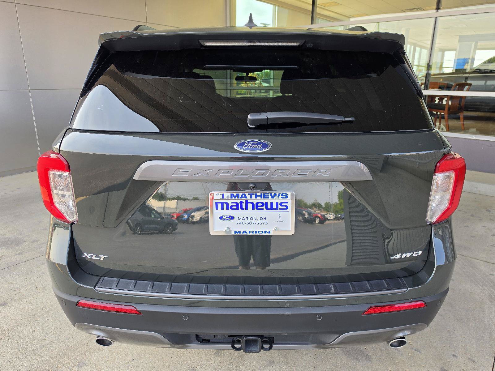 Used 2024 Ford Explorer XLT w/ Equipment Group 202A AWD/4WD image 4