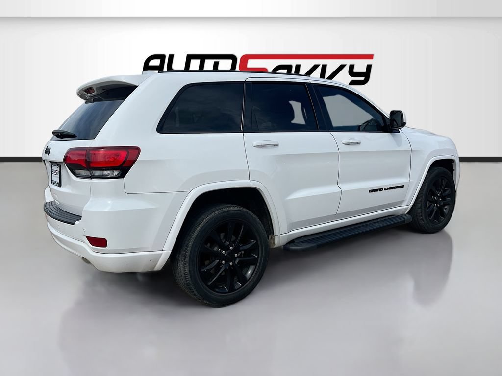 Used 2020 Jeep Grand Cherokee Altitude AWD/4WD image 7