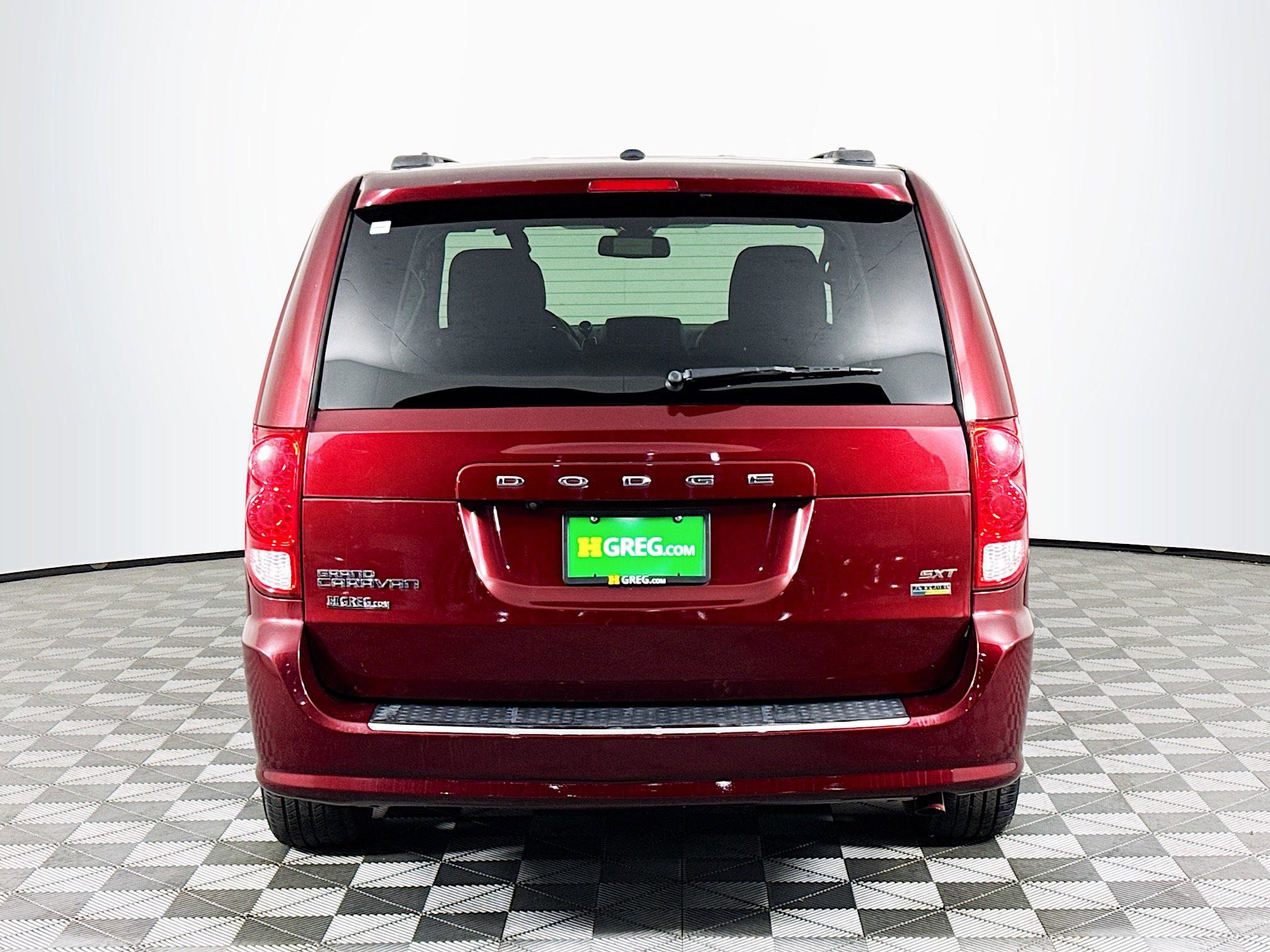Used 2019 Dodge Grand Caravan SXT image 8