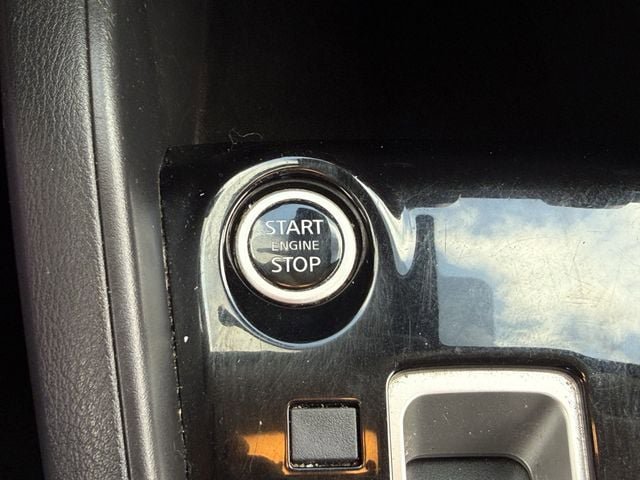 Used 2021 Nissan Versa SV image 21