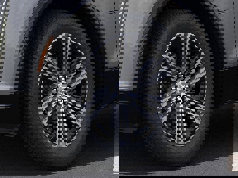 New 2025 Cadillac Lyriq Luxury w/ LPO, Floor Liner Package image 9