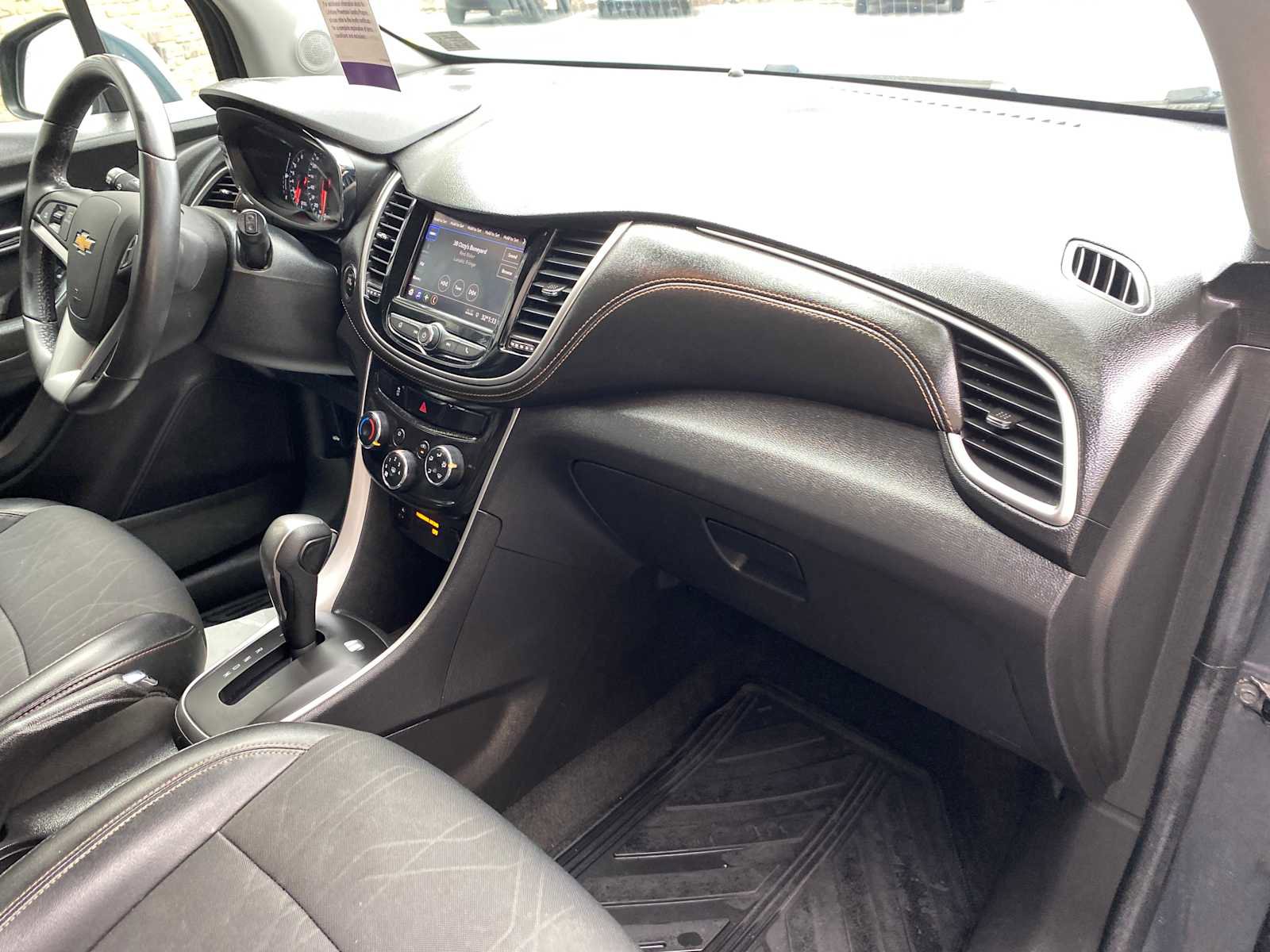 Used 2021 Chevrolet Trax LT w/ Driver Confidence Package AWD/4WD image 27