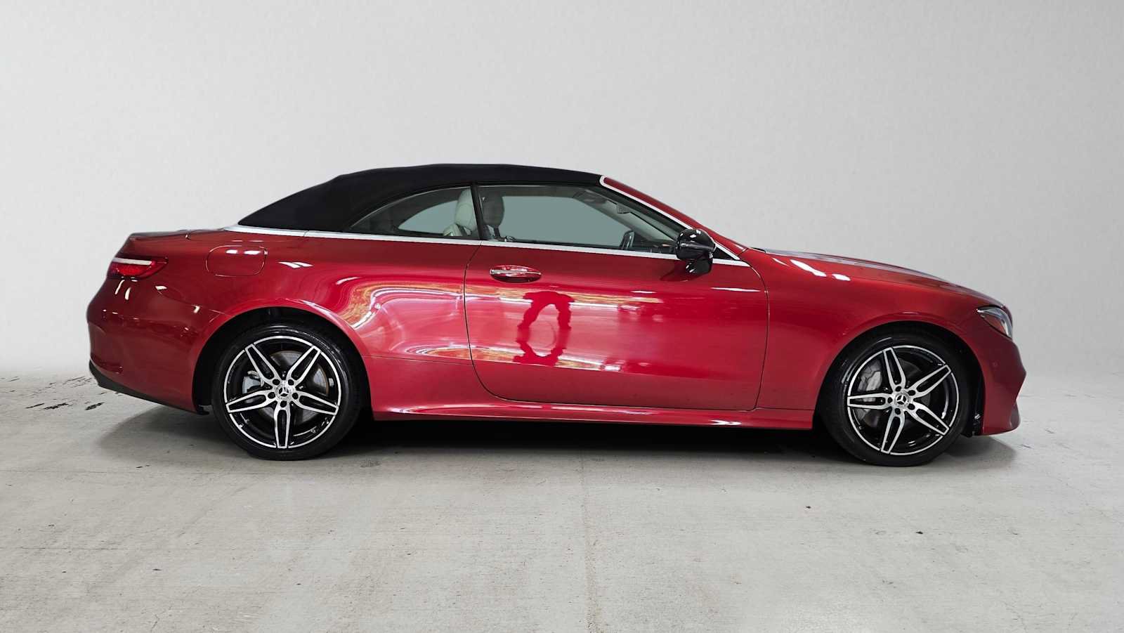 Used 2020 Mercedes-Benz E 450 4MATIC Cabriolet image 2