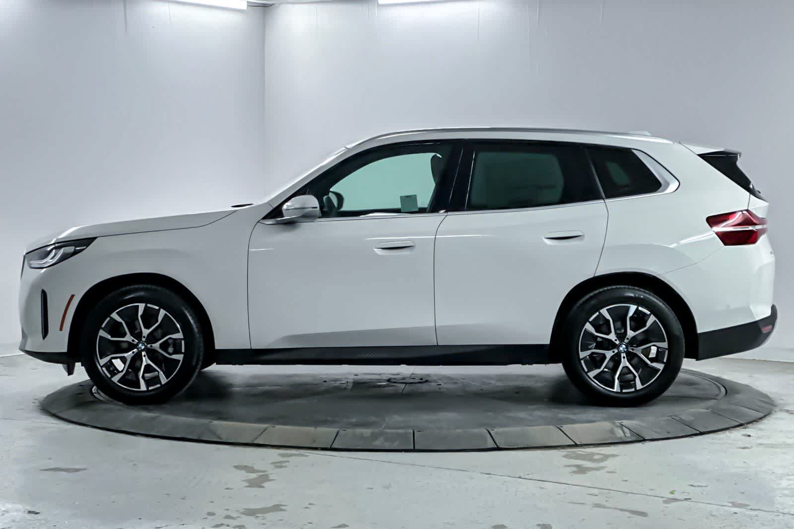 Used 2026 BMW X3 xDrive30i w/ Convenience Package AWD/4WD image 5