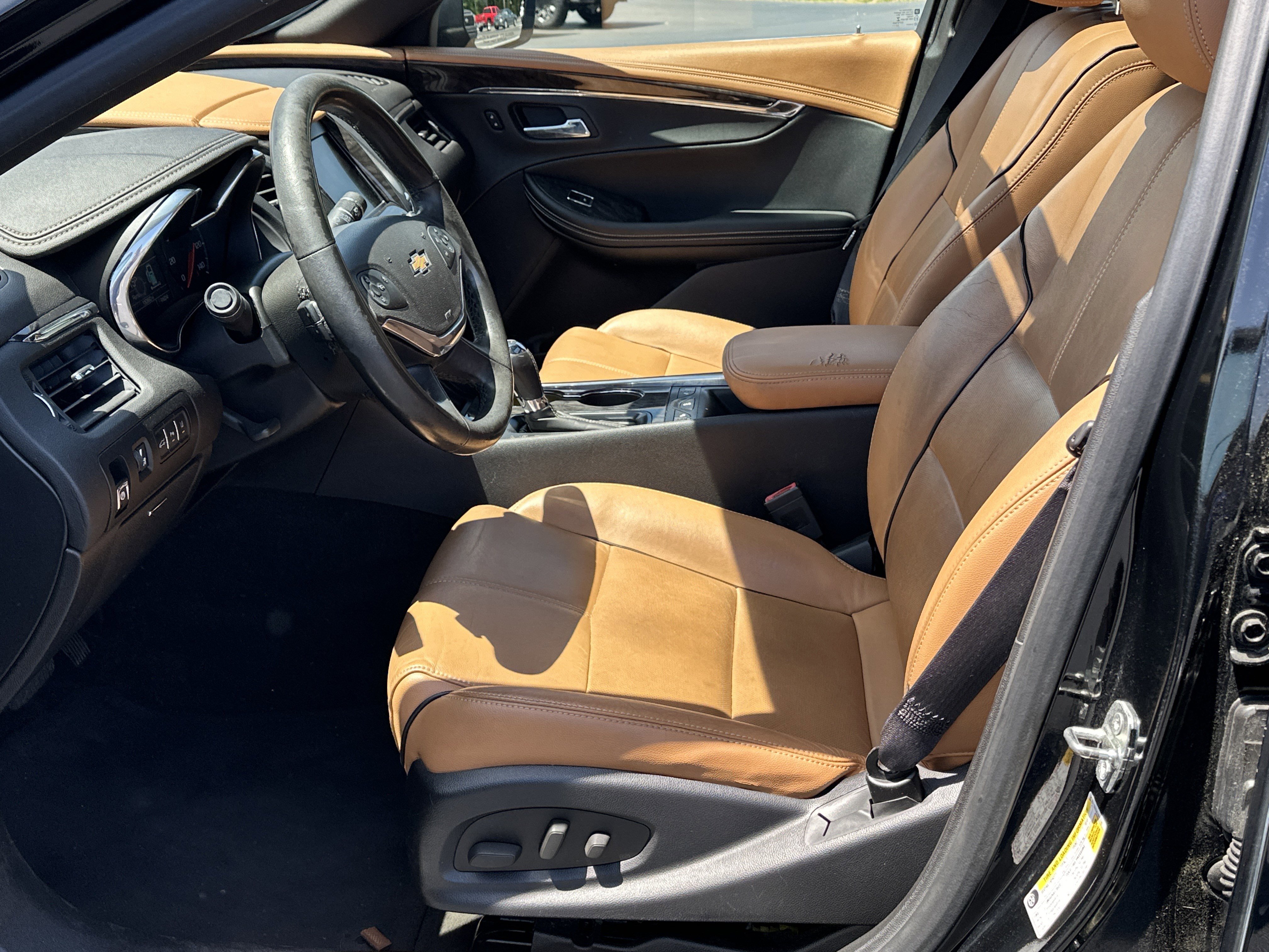 Used 2014 Chevrolet Impala LTZ FWD image 9