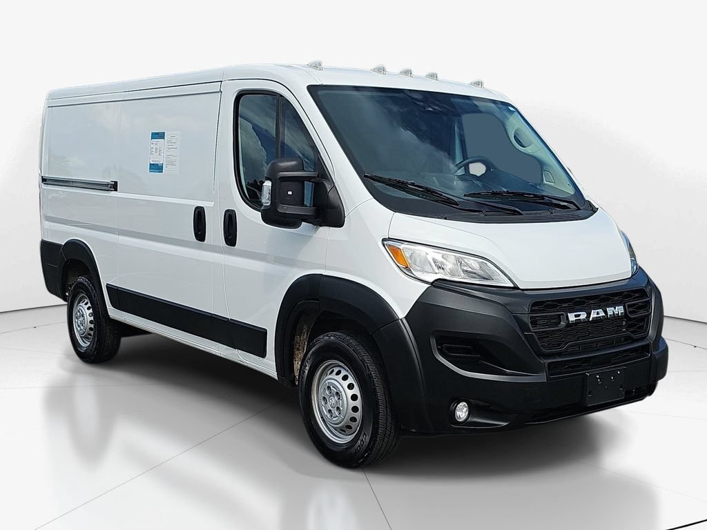 Used 2025 RAM ProMaster 2500 w/ Convenience Group FWD image 3