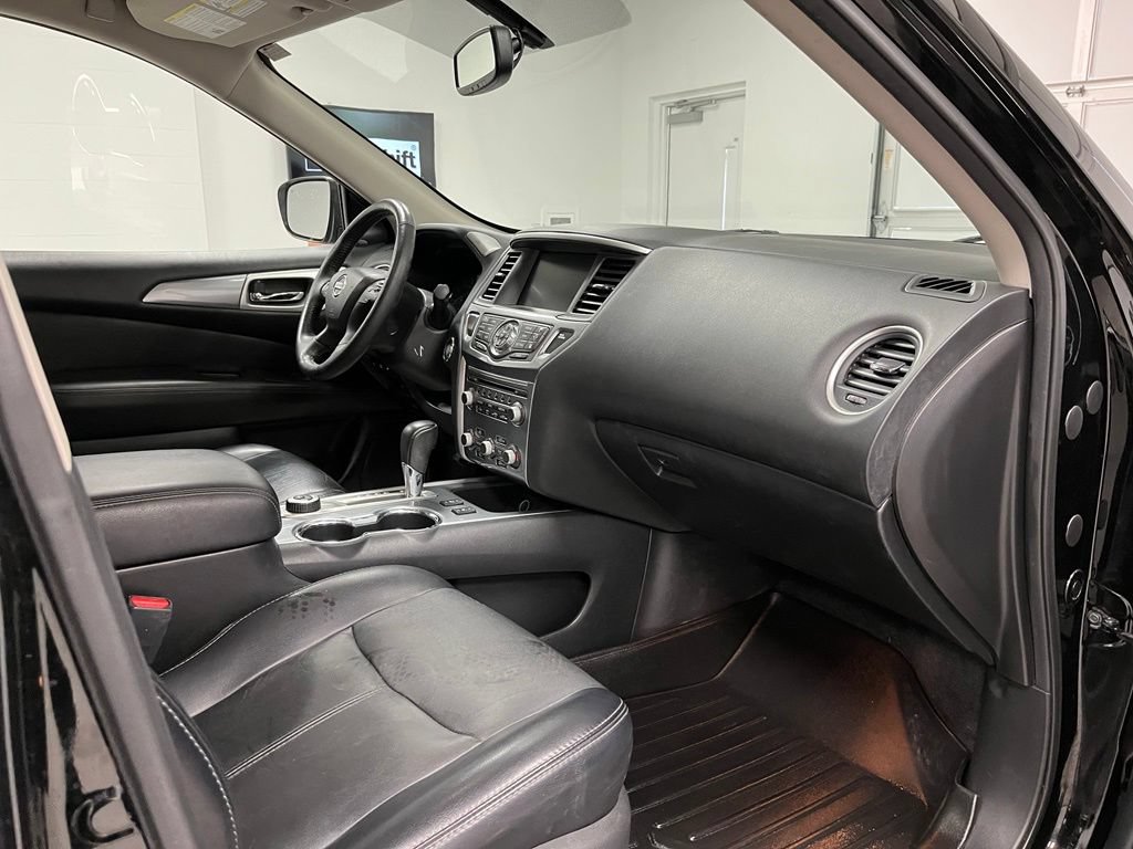 Used 2019 Nissan Pathfinder SL AWD/4WD image 56