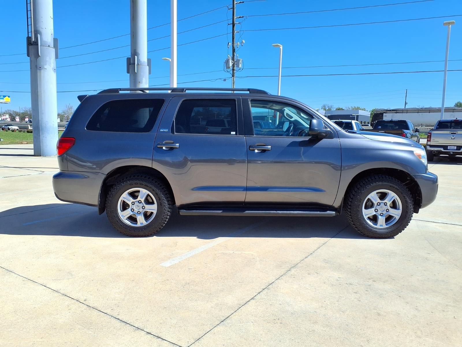 Used 2016 Toyota Sequoia SR5 w/ Premium Package image 5