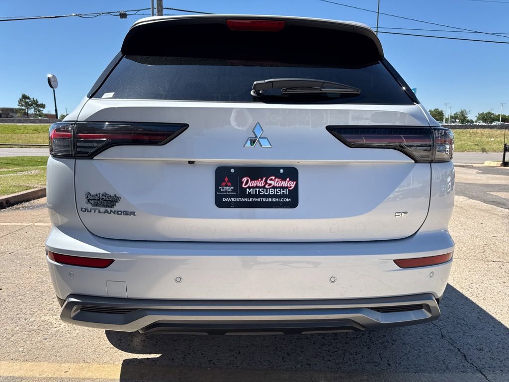 New 2026 Mitsubishi Outlander SE FWD image 8