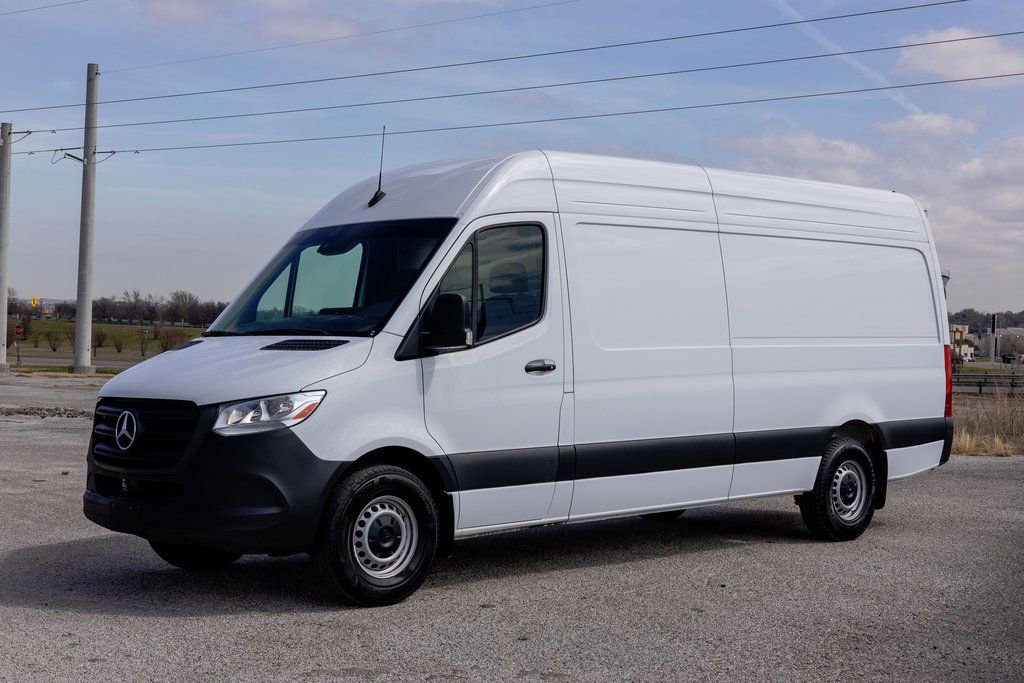 Used 2024 Mercedes-Benz Sprinter 2500 w/ Acoustic Package image 3