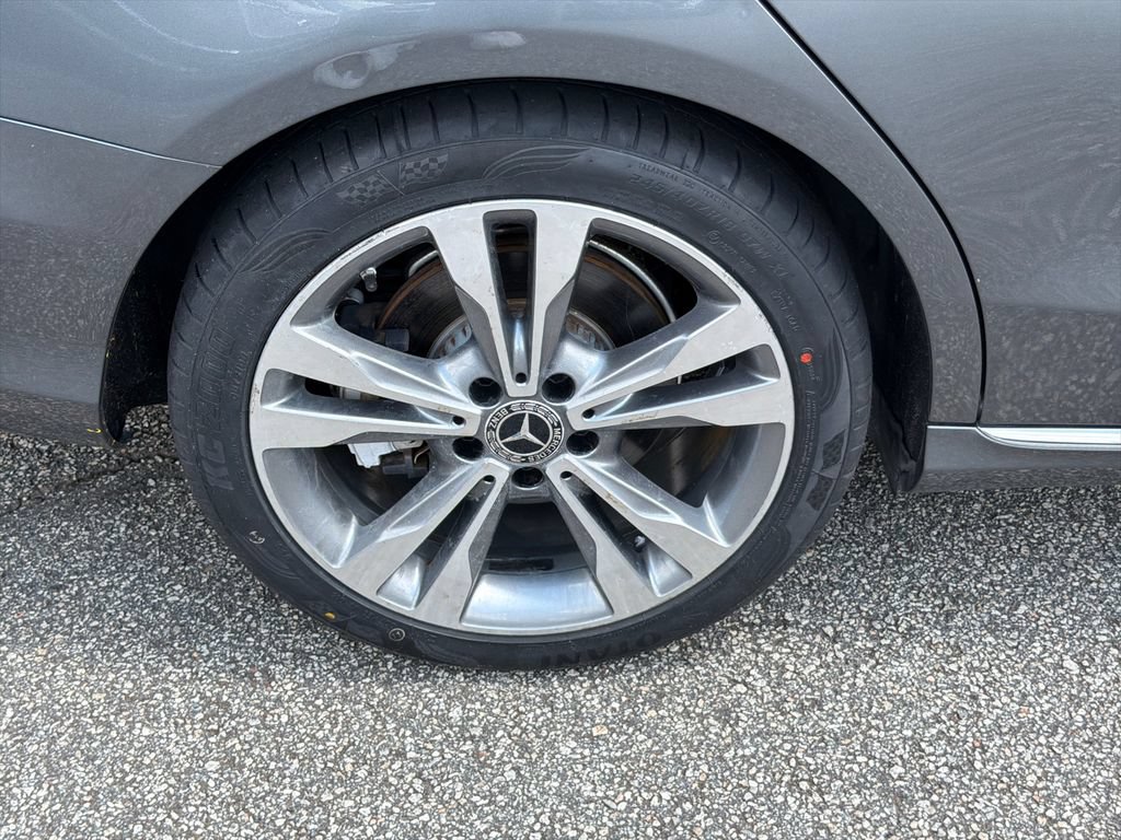 Used 2019 Mercedes-Benz C 300 Sedan w/ Premium Package image 17